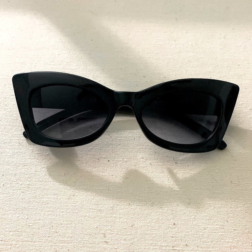 Guess Women’s Cat Eye Sunglasses GF0346 01B 52-20-140